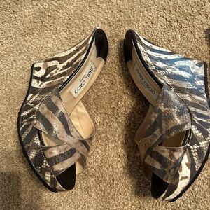 Great slip one to complement any outfit.